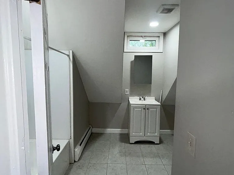 112 Jubilee St — Photo 5
