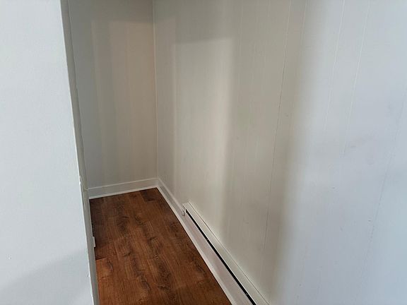 4th image of 169 W All Saints St