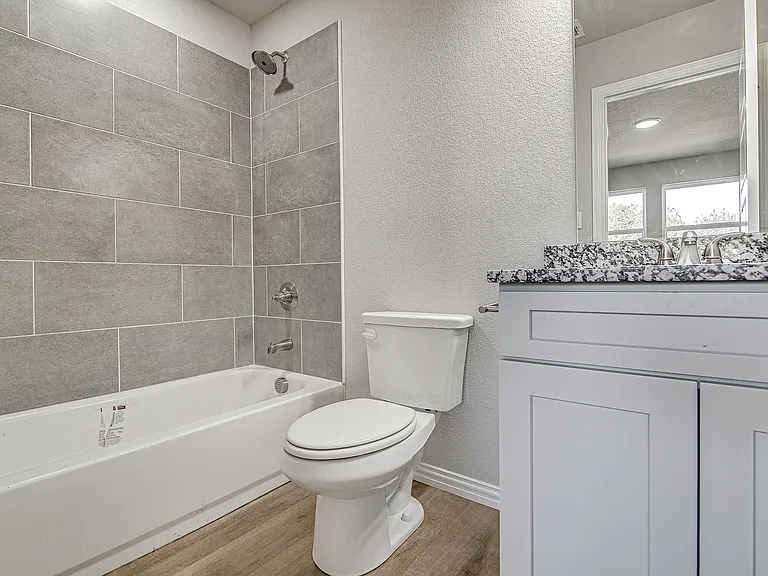 406 Grand Ave — Photo 22