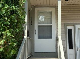 9839 Parkway Dr, Highland, IN 46322