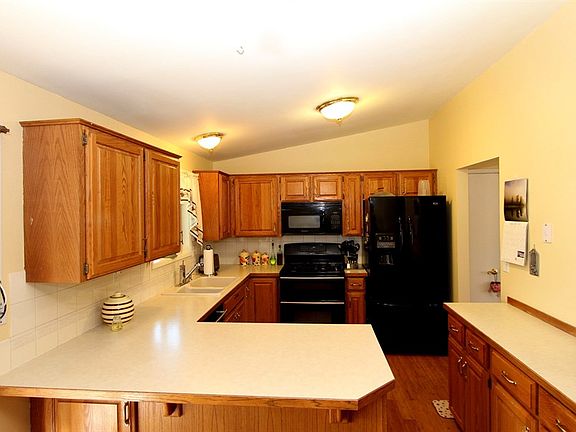 5th image of 6015 N Mitchell Dr