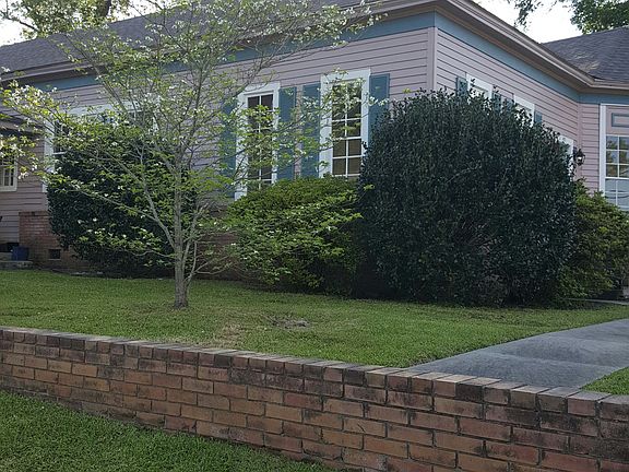 2nd image of 421 Louisiana Ave