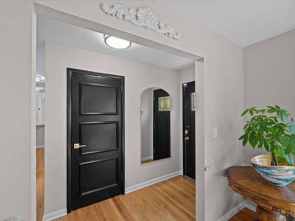 5th image of 37 Lurline Dr