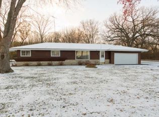 5509 Lake Rd, Oshkosh, WI 54902