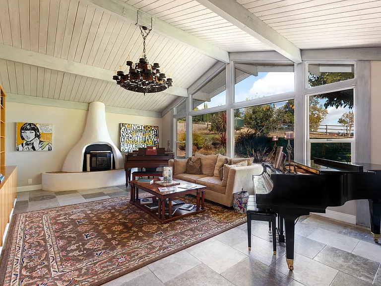 981 Fredensborg Canyon Rd — Photo 21