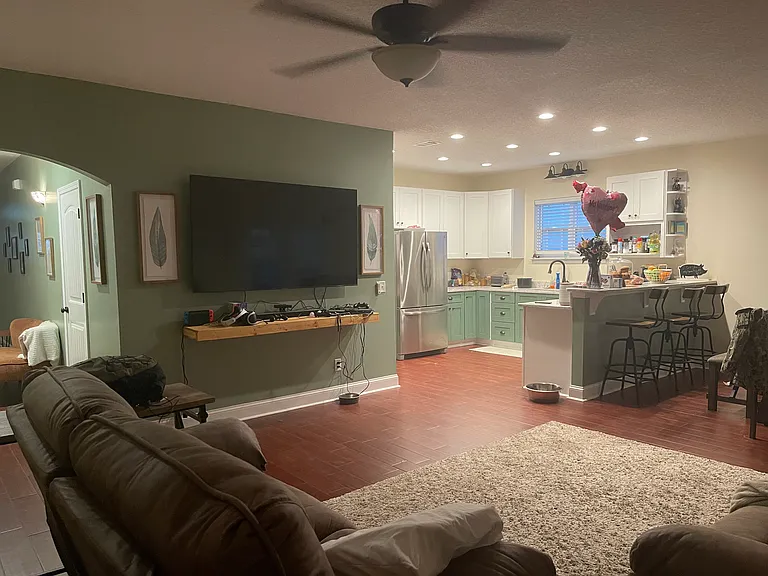 105 Holm Pl — Photo 3