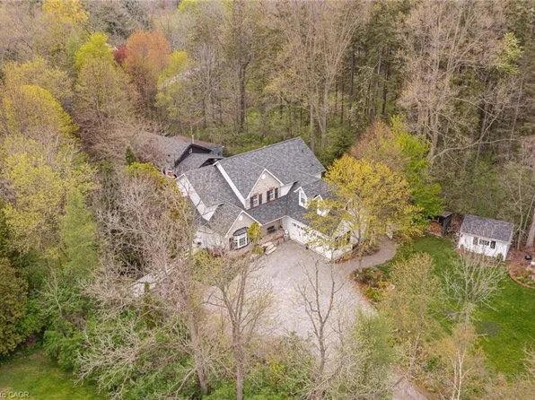 1097 Mineral Springs Rd, Hamilton, ON L9H 5E3