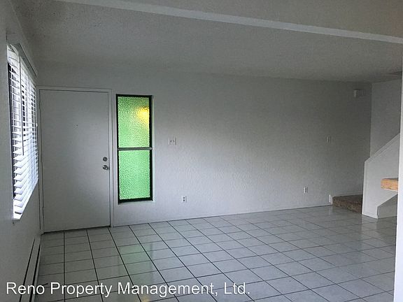 4th image of 681 Oakwood Dr