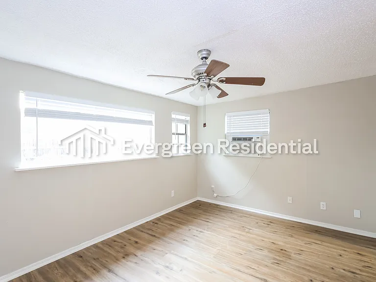 5930 Cliff Valley Dr — Photo 8