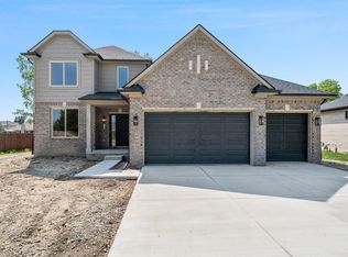 52385 Sass Rd, Chesterfield, MI 48047