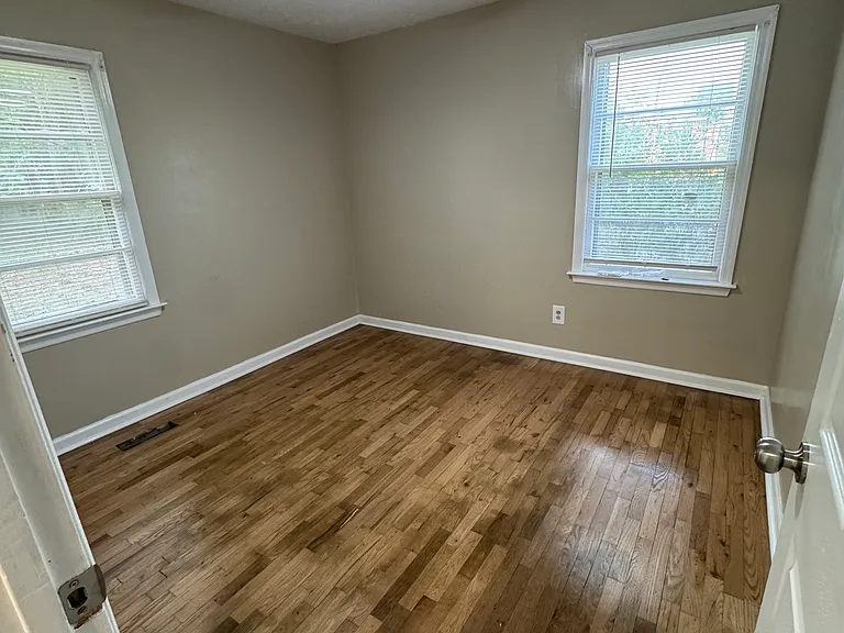 5104 Palmetto Ln — Photo 5