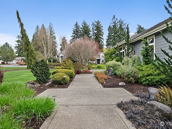 5th image of 3737 Kinsale Lane SE