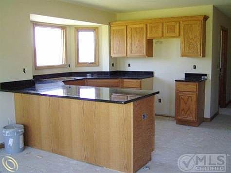 Kitchen 2.JPG