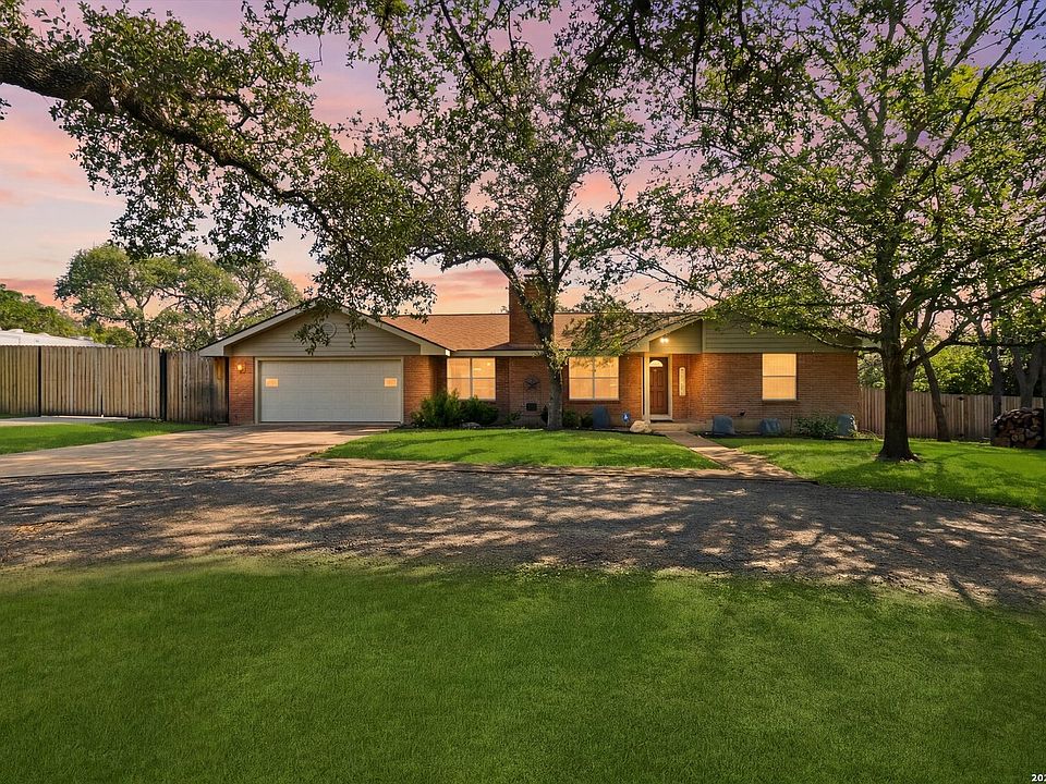 1st image of 202 MESA ALTA ST