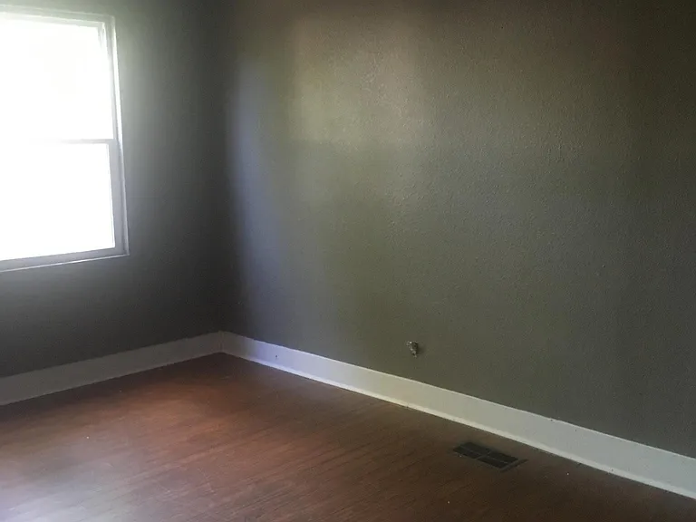 1008 E Austin St — Photo 24