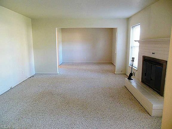 4th image of 4505 Reynolds Dr
