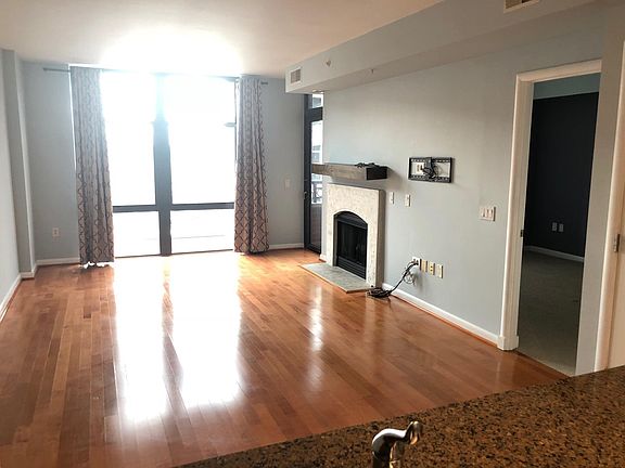 4th image of 1021 N Garfield St APT 847