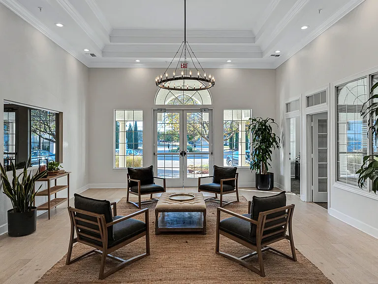 The Palazzo Apartments — Photo 24