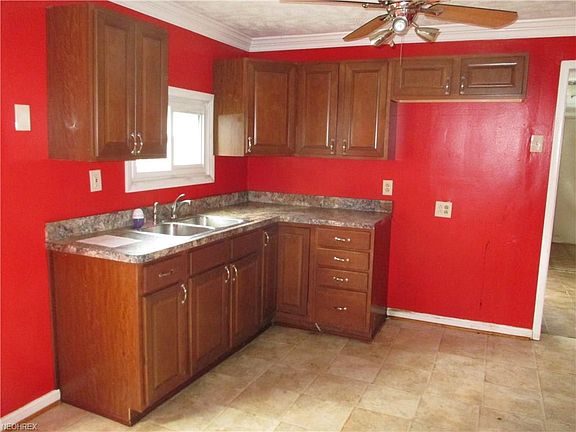 4th image of 7673 Holly Dr