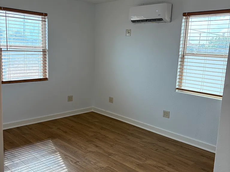 4227 Avenue S #C — Photo 7