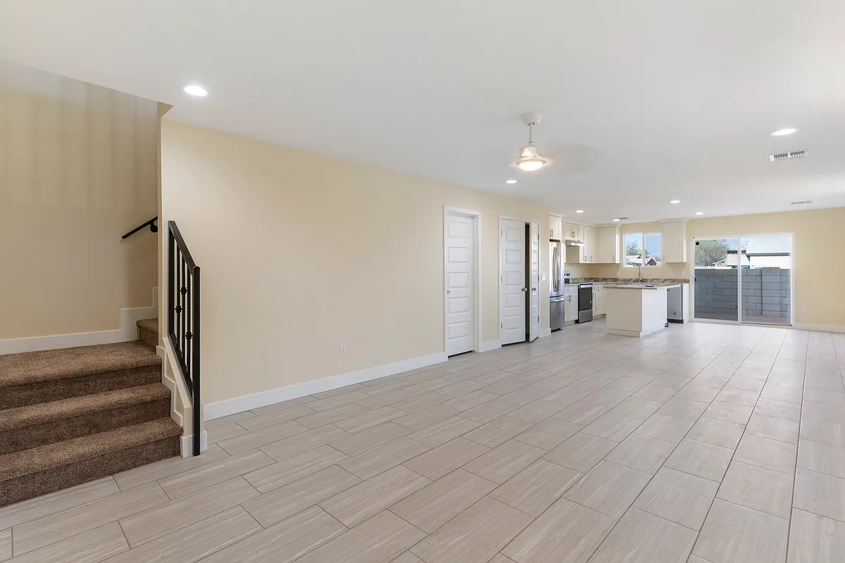 Building Photo - 1415 S 29th Ave #1