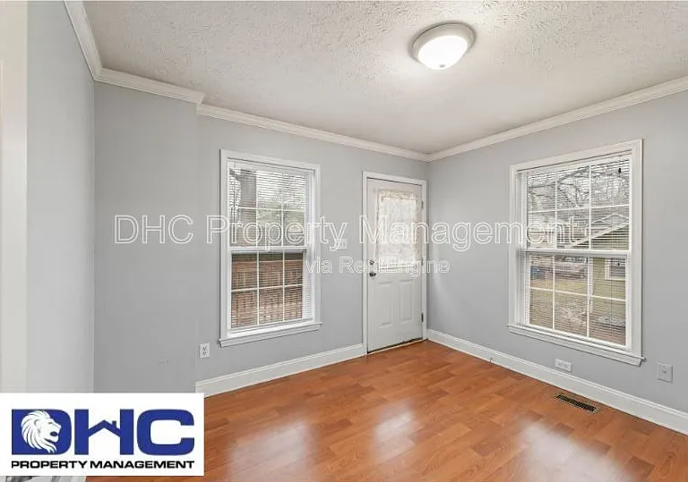 1352 Elizabeth Ln — Photo 6