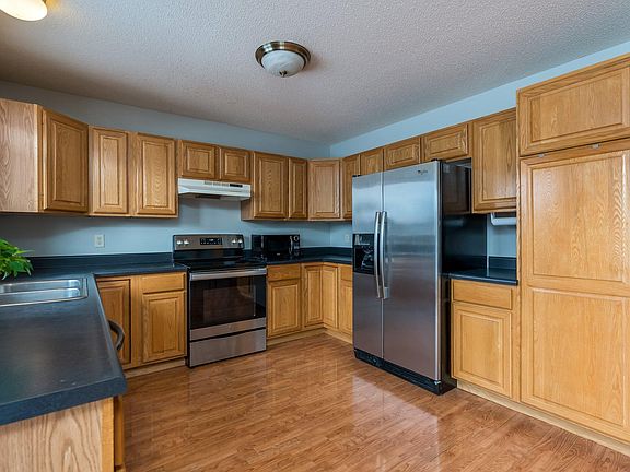 5th image of 1725 Bassett Dr