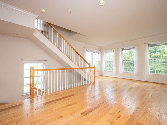 5th image of 5322 Chieftain Cir