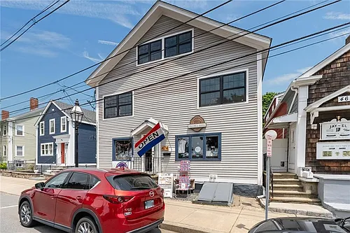 474 Thames St Photo 1
