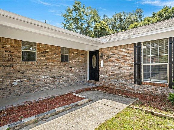 3rd image of 7813 Hearthstone Cir