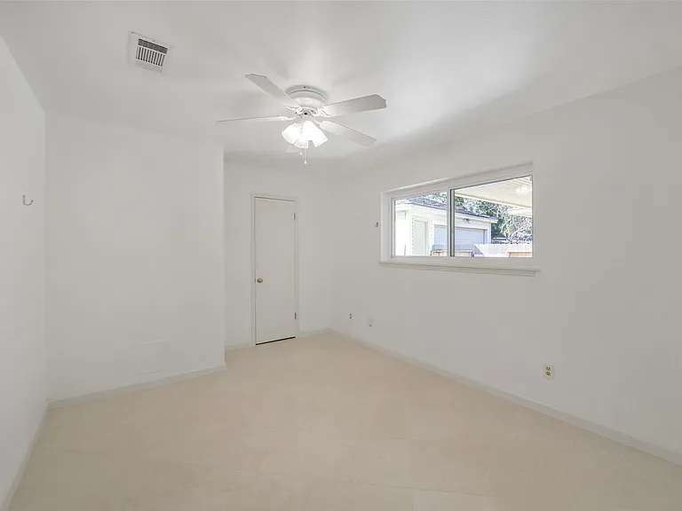 8415 Braesdale Ln — Photo 29