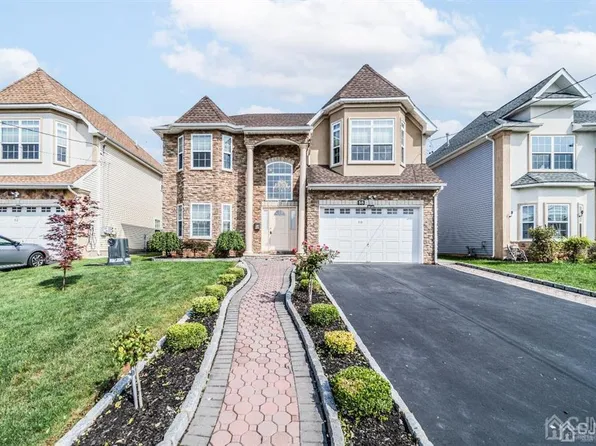 58 S Whittier St, Carteret, NJ 07008