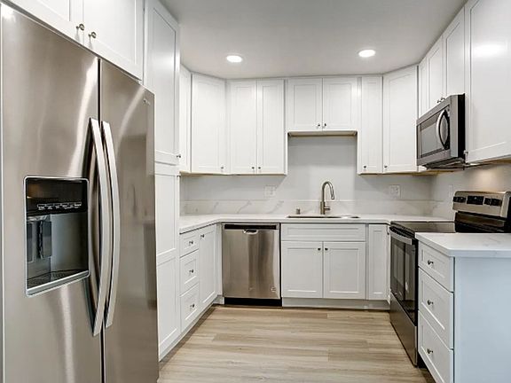 3rd image of 501 N Ditmar St Unit A