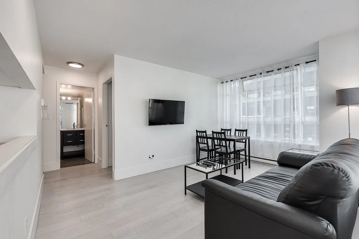 Photo 2 of 19 - 438 Seymour St #1002 - Vancouver, BC Building Photo - 438 Seymour St #1002