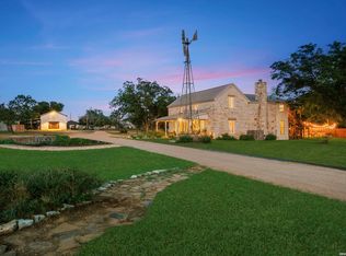 271 SMOKEHOUSE RD, Fredericksburg, TX 78624