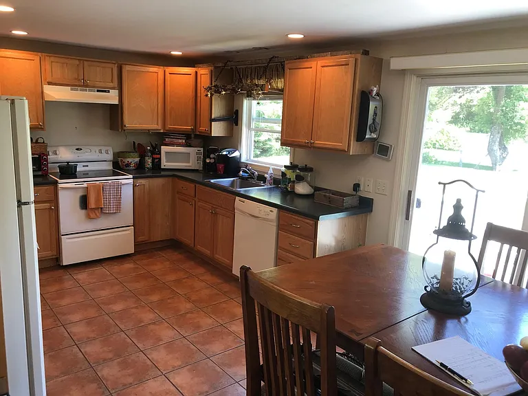 2 Pond View Rd — Photo 1