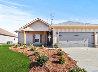 221 Deer Trl, Union Grove, AL 35175