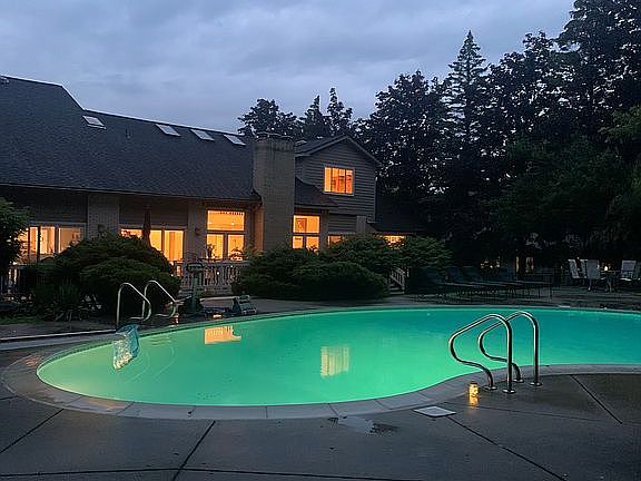 5th image of 5913 Carmen Ct W