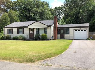28 Barberry Dr, Seekonk, MA 02771