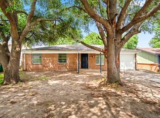 911 Ronald St, White Settlement, TX 76108
