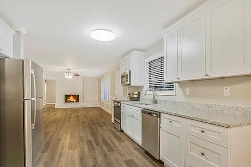5th image of 4031 Linda Ln