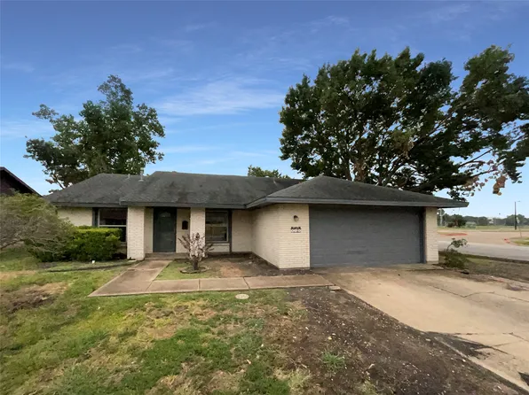 478 Clearfield Dr, Garland, TX 75043