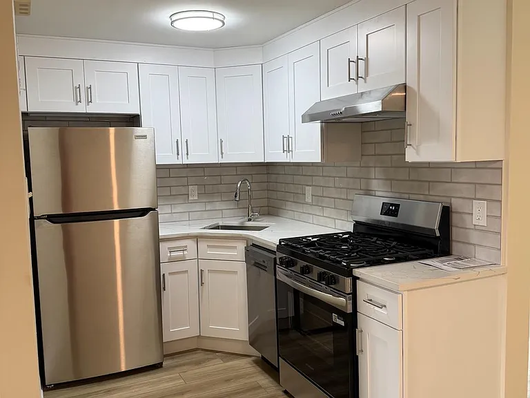 1509 Curtin St #2 — Photo 6