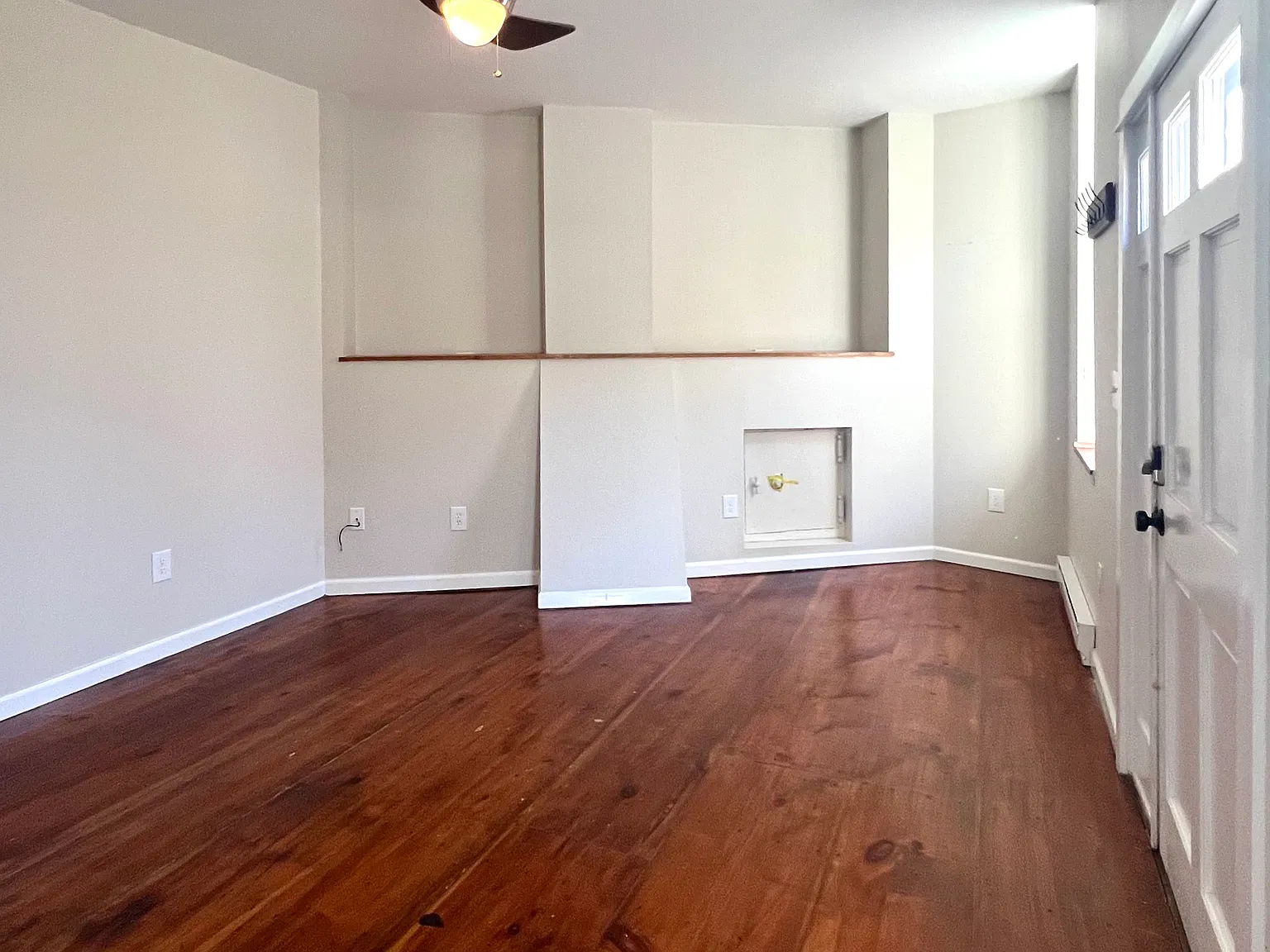 2 bed, 1200 sqft, $2,100 — Photo 2