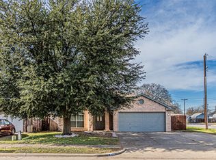 875 Grace Ln, Irving, TX 75061
