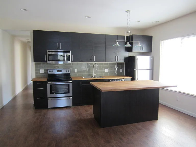 232 S Monroe Ave #UPSCALE LOFT — Photo 5