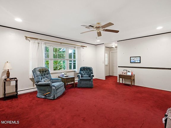 4th image of 419B Chatham Court