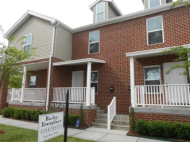2 bed, 1175 sqft, $1,200 — Photo 3