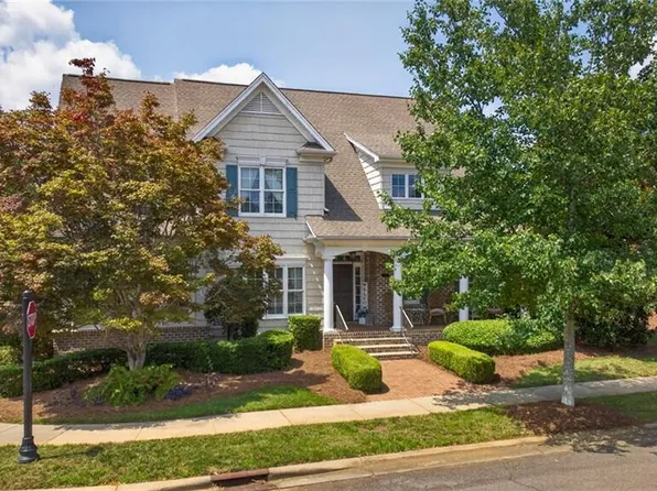 128 Knicker Ln, Bermuda Run, NC 27006