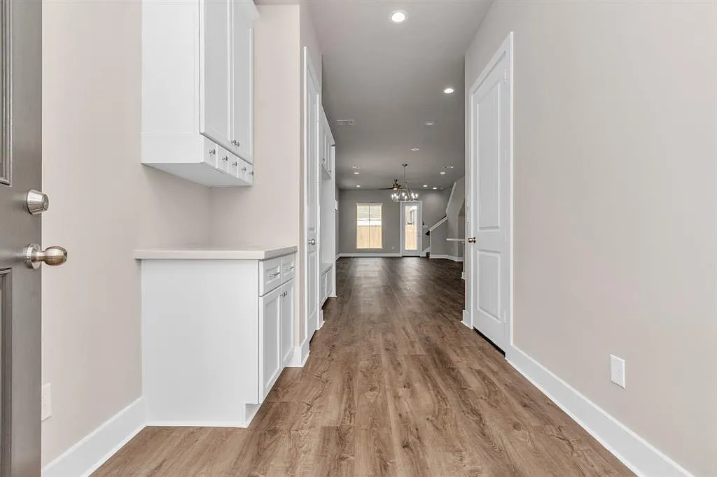 5043 Jefferson St - Unit A — Photo 3